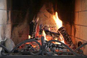 5 TIPS FOR CHOOSING THE RIGHT TYPE OF FIREPLACE