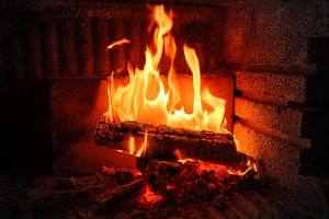 4 WAYS TO MAKE YOUR FIREPLACE MORE ENVIRONMENTALLY FRIENDLY